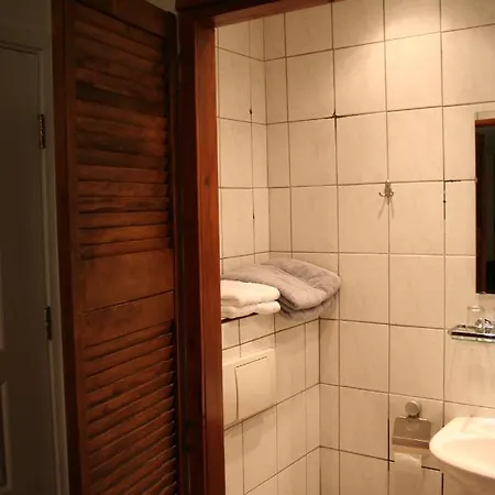 Oda ve Kahvaltı Koperen Keteltje